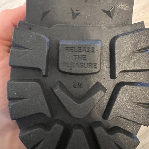 Vagabond Black Chunky Loafers with Chain Detail BRAND NEW - Picture 6 of 6